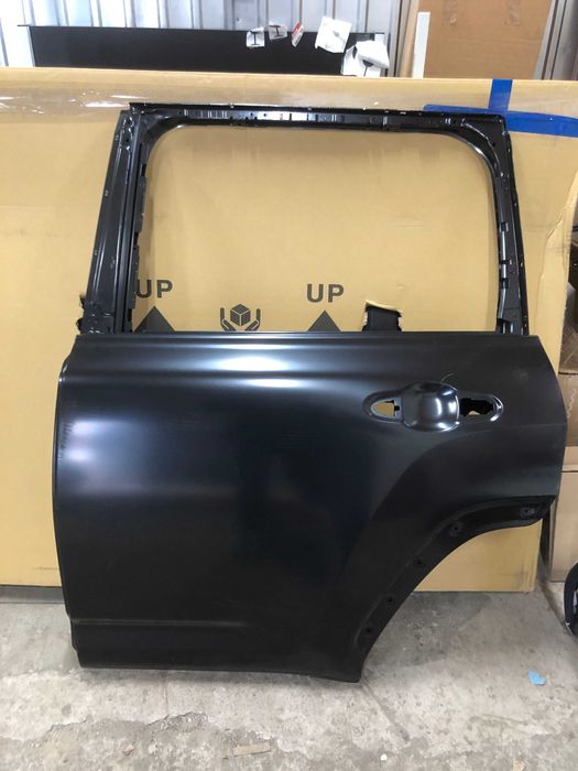 Двері задні ліві Toyota Land Cruiser 300 LC300