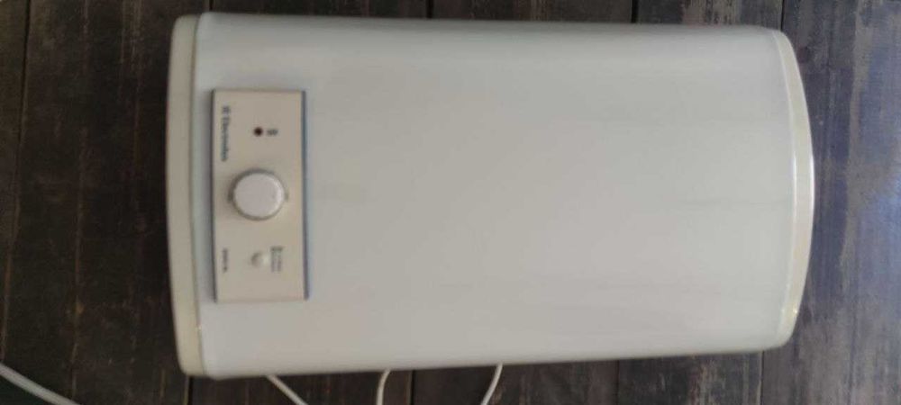 Бойлер 30л Electrolux EWH 30 SL