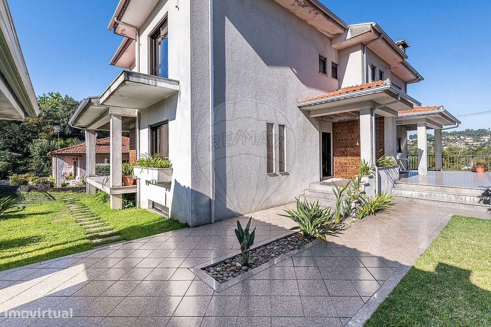 Moradia T4 para venda