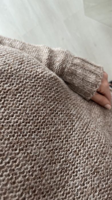 So me beżowy sweter dekolt w łódkę odkryte ramiona moher nowy