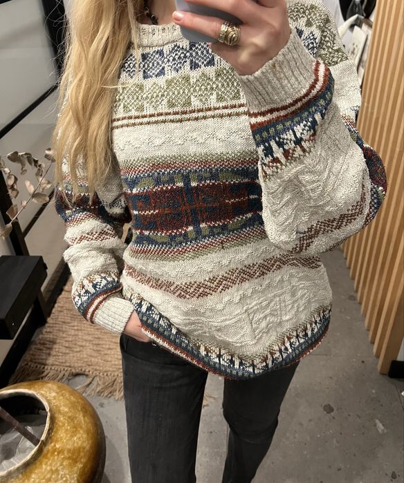 Oversizowy sweter vintage we wzory; unisex