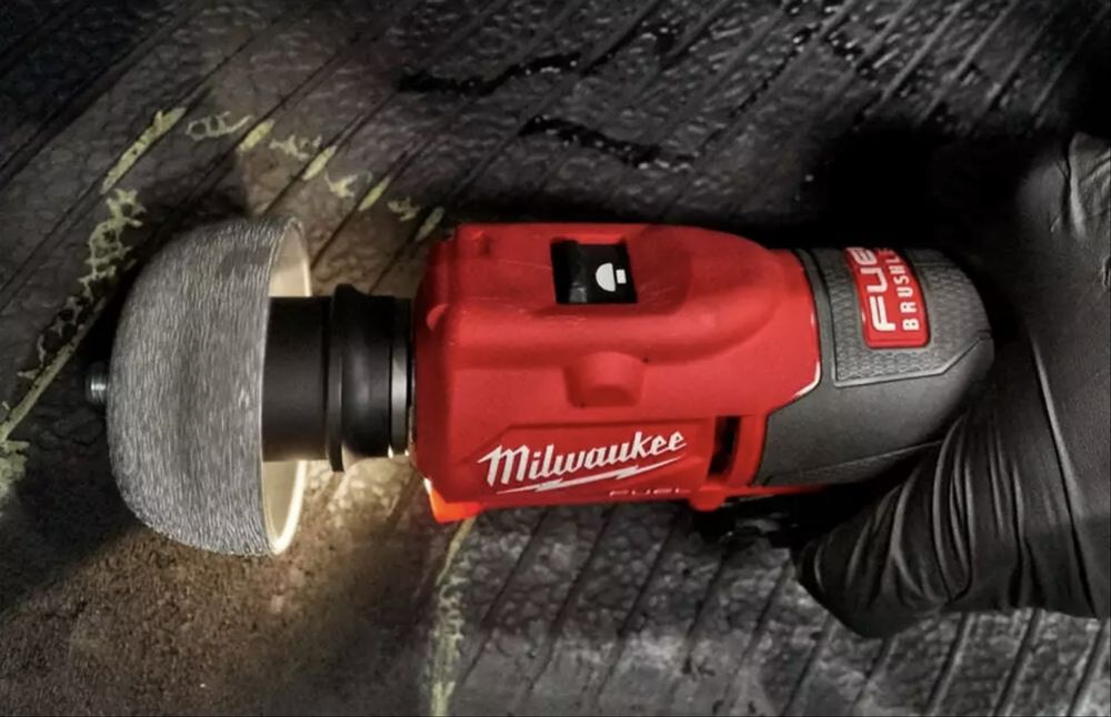 Акумуляторна пряма шліфмашинка Milwaukee 2409-20 M12 FUEL™