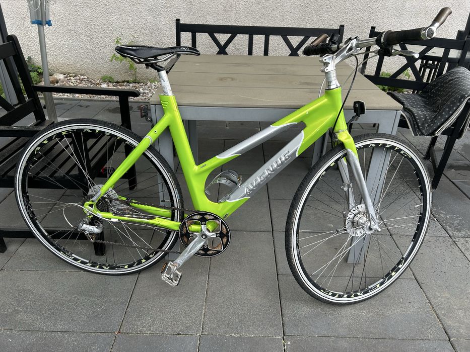 Rower Avenue airbas