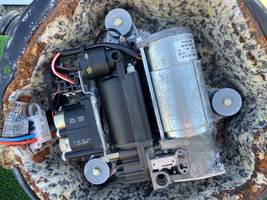 Пневмокомпрессор БМВ Е39 Е53 Пневмо Компрессор Компресор Germany Шрот