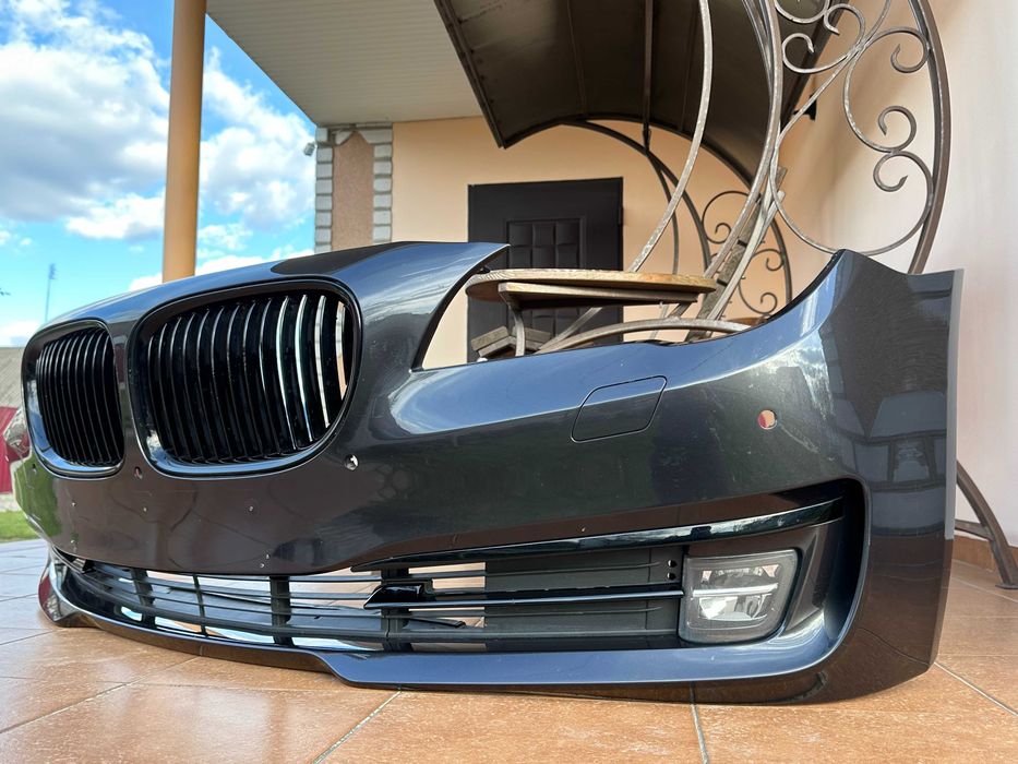 Продам передній бампер BMW 740 (оригінал)