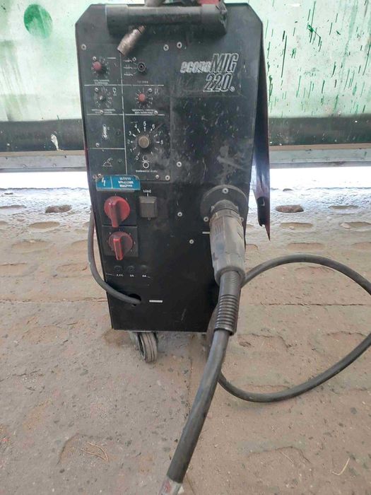Profesjonalny półautomat spawalniczy Econo mig220