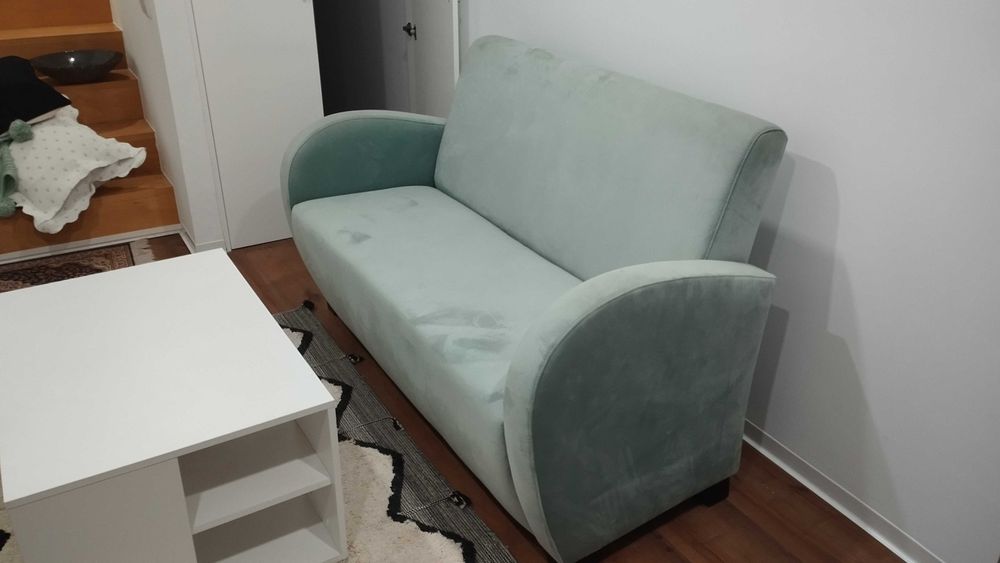 SOFA ,,NOVO,,custou 680 euros, vendo 300 euros Nunca Foi Usado,,