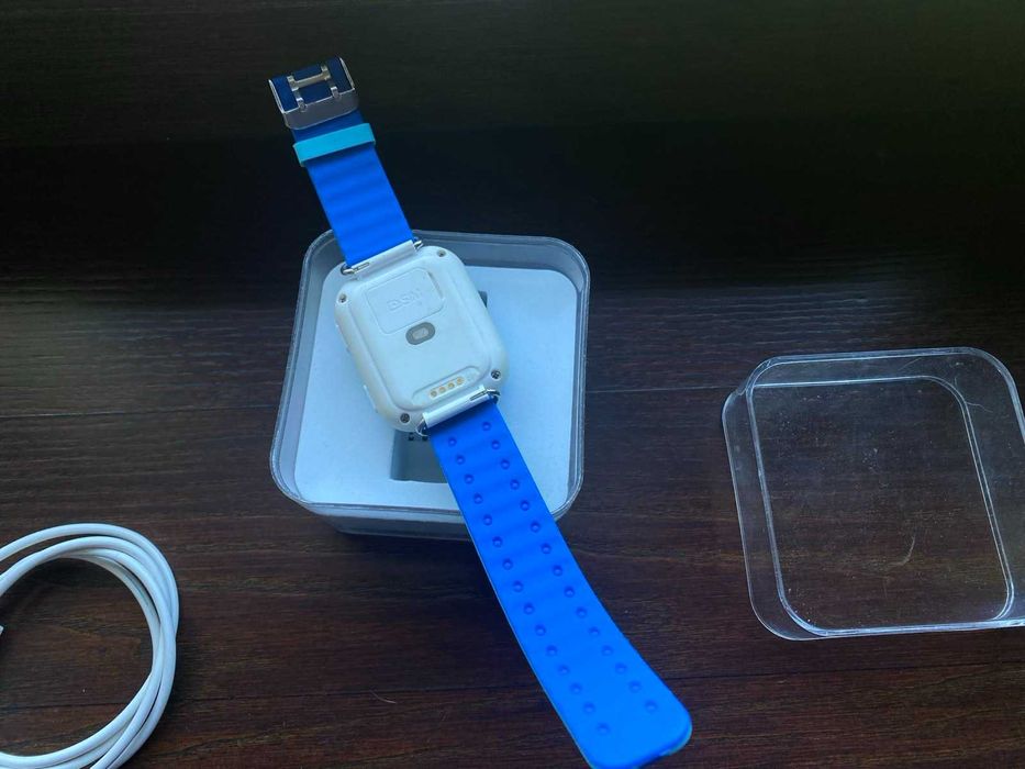 Детские смарт часы - телефон GoGPS ME K18 c сенсорным экраном и играми