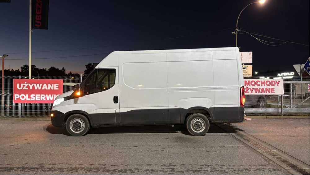 Wynajem busa Iveco Daily L3H3 Hak uciąg 3.5t Stalowa Wola i okolice