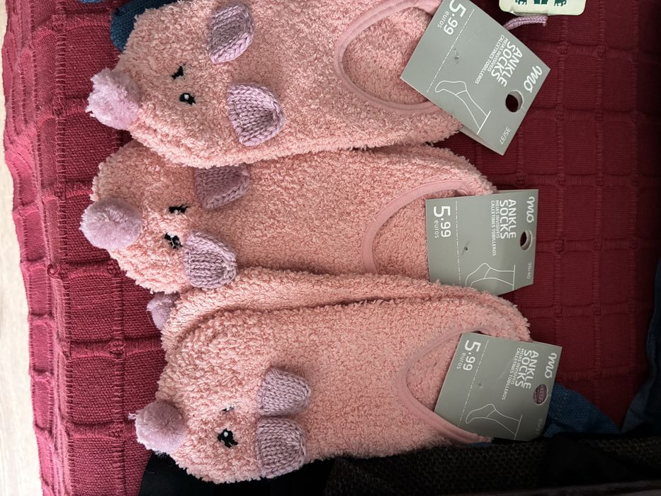 8 gorros + 2 caneleiras + 1 luvas + 3 meias antiderapantes + gola