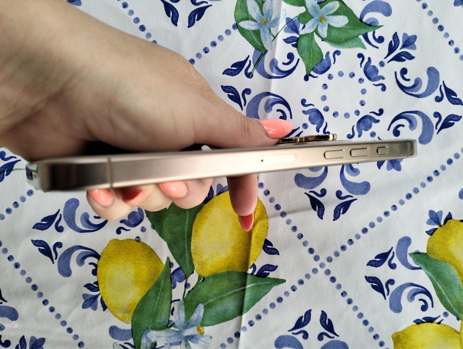 Iphone 16 pro max + etui  + szkła na aparat