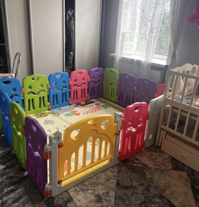 Продам манеж  ігровий , великий ( огорожа )