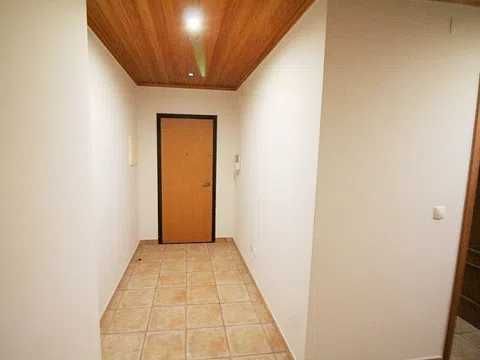 Arrendamento de apartamento T2 na Rua António Maria de Sousa