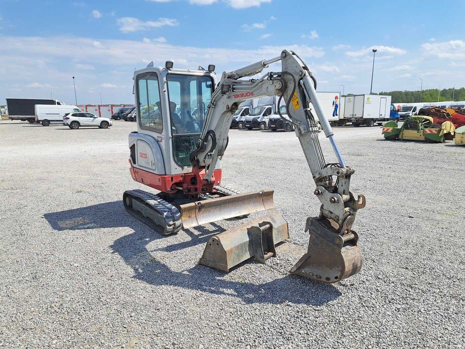 Koparka Takeuchi TB225