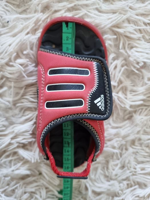 Sandałki adidas dla malucha