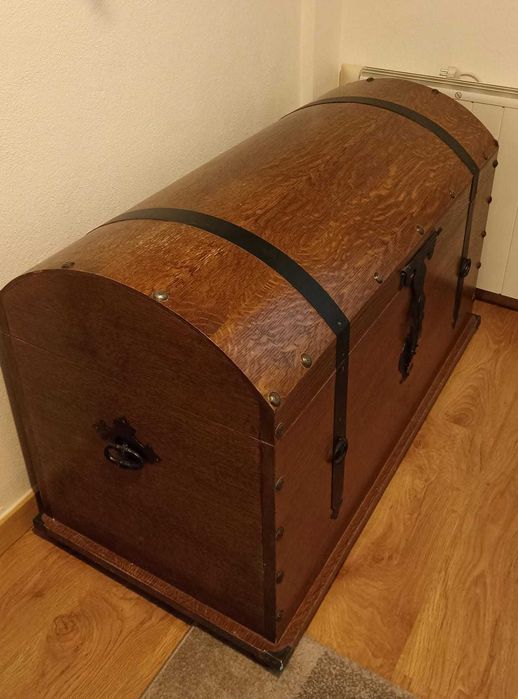 Baú em madeira antigo