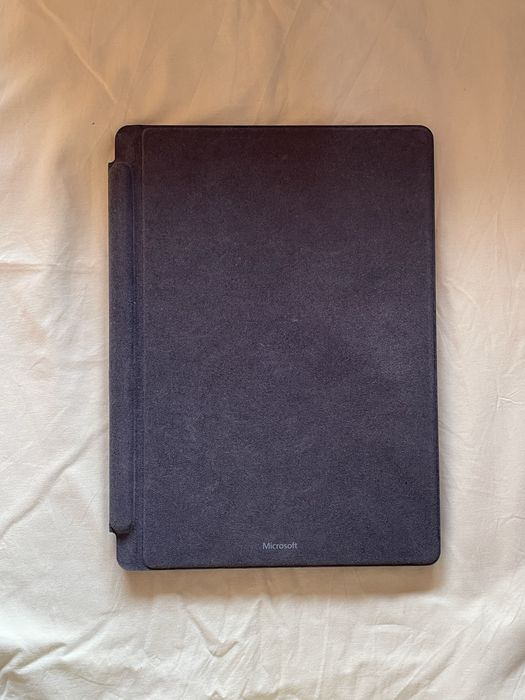 Microsoft Surface Pro 9 + teclado + caneta
