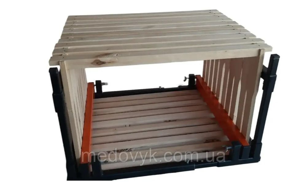 Кондуктор для збивання рамок