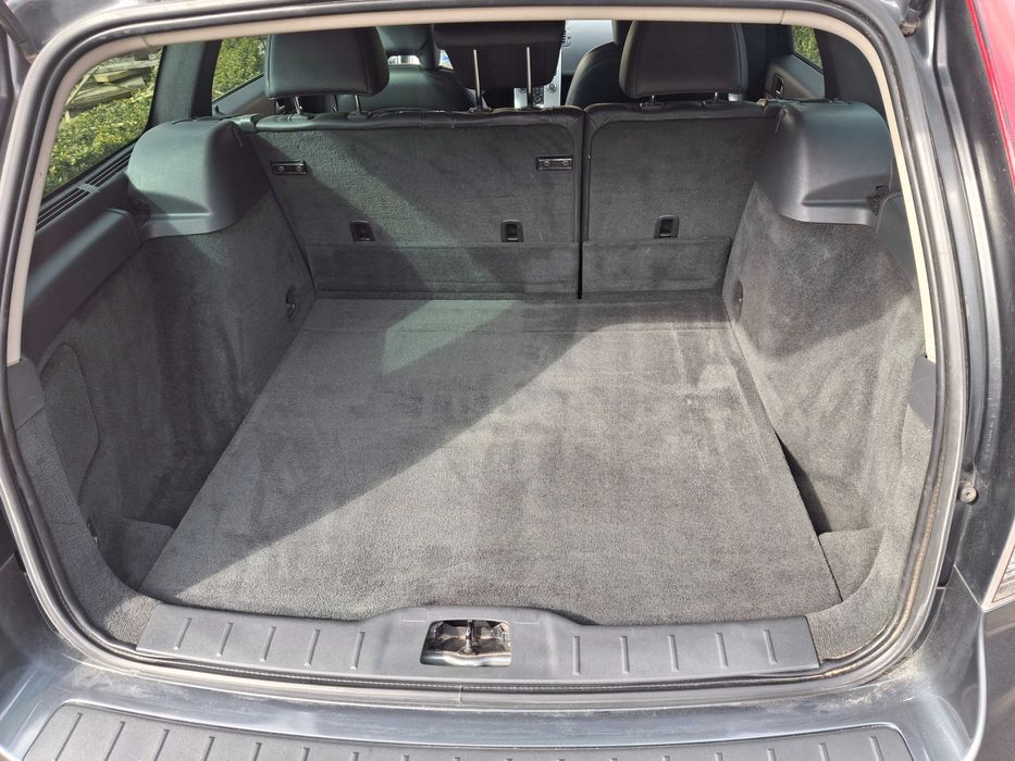 Продам volvo v50 2011року