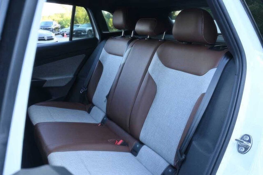 Volkswagen ID.4      2022