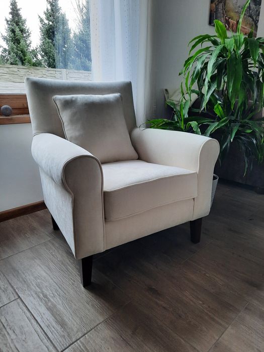 Wygodny i elegancki  fotel klubowy.