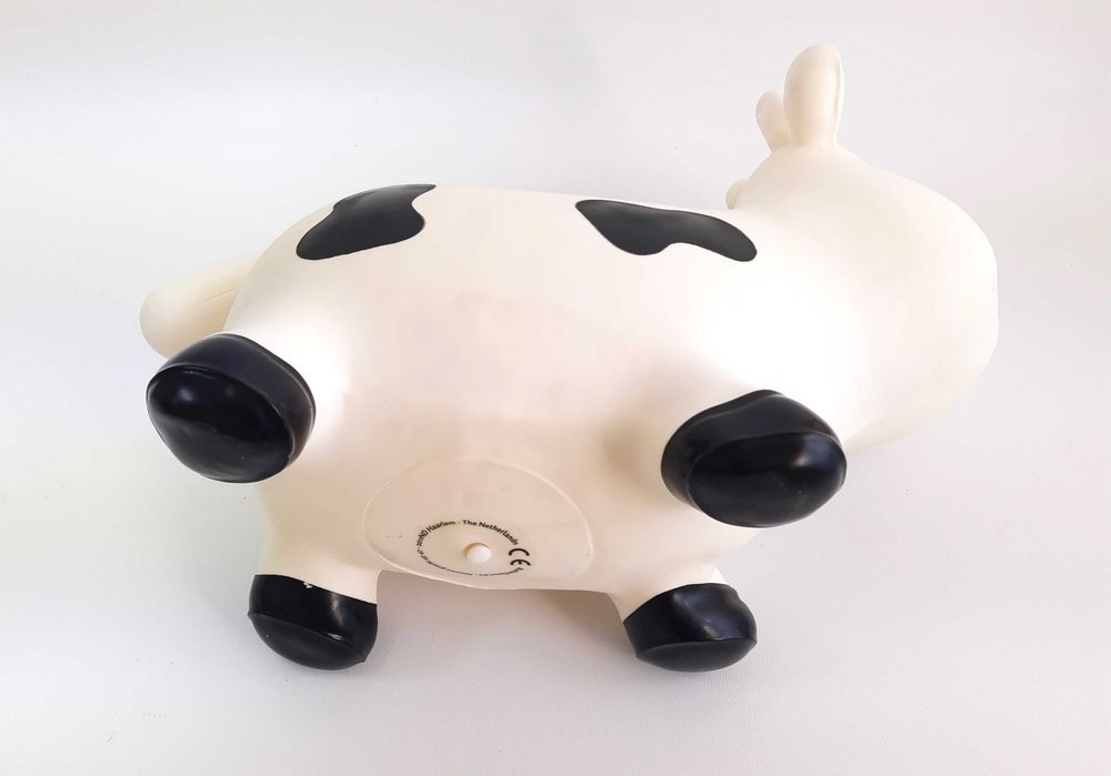 Skacząca krowa krówka skoczek gumowy BS Toys