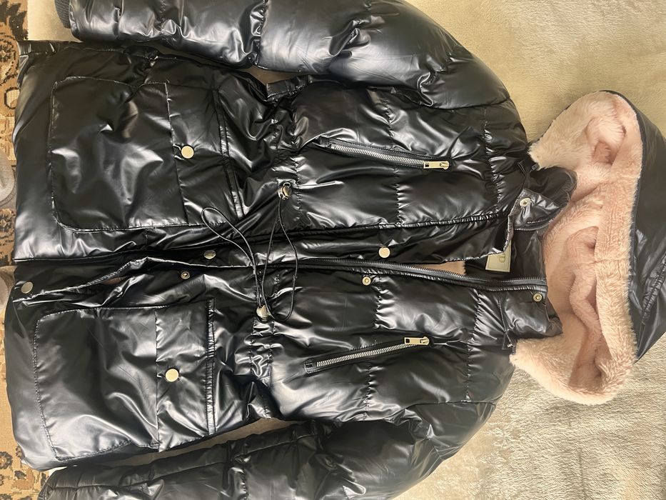 Продам дуже теплу зимову курточку на дівченку