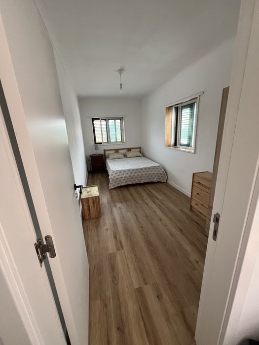 Alugo quarto na costa