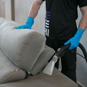 Limpeza e higienização de sofás,  tapetes,  colchões,  estofos em gera