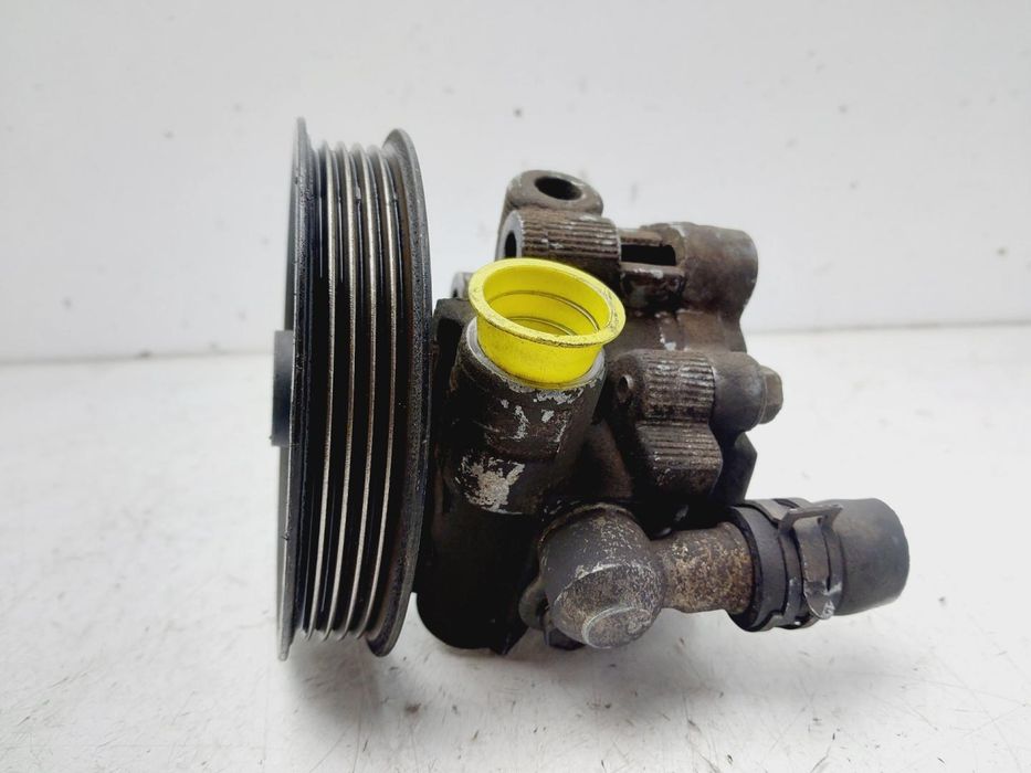 Bomba Direção Toyota Rav4