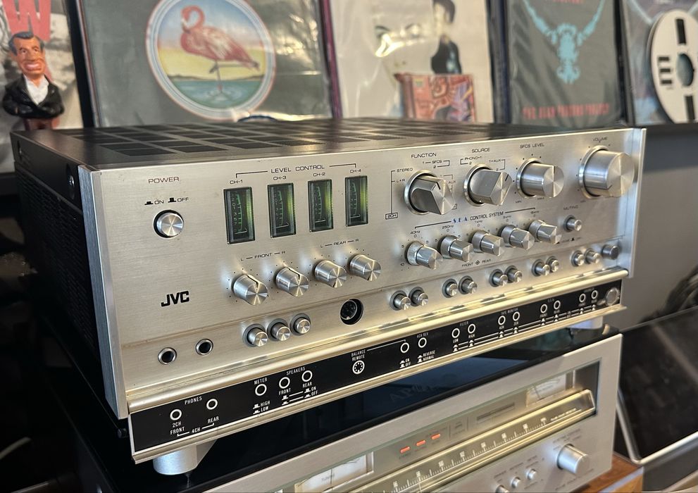 JVC  4VN990 . Amplificador de referência