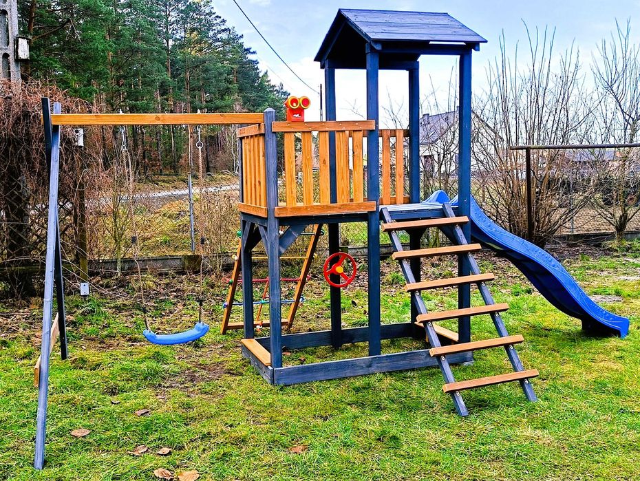 Plac zabaw sz.84 dł.160 domek z tarasem, ślizg, huśtawka, piaskownica