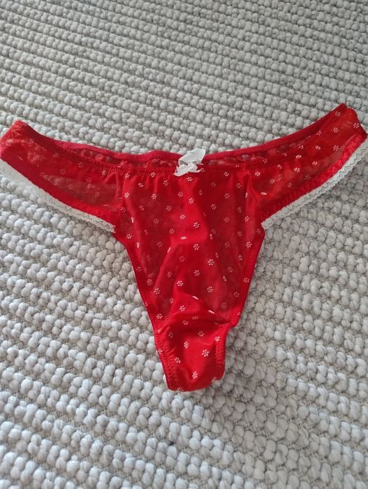 Nowe stringi,rozm 40/ 42