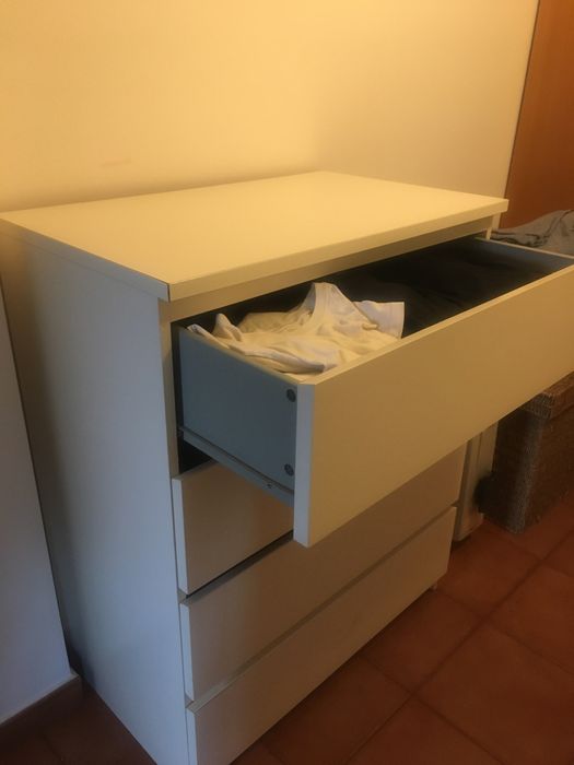 Comoda de gavetas IKEA 0,80x1,00m