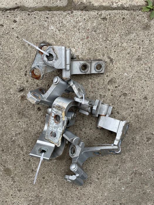 ZAWIASY DRZWI LEXUS GS300/GS350/GS430/GS450H 2006-2012