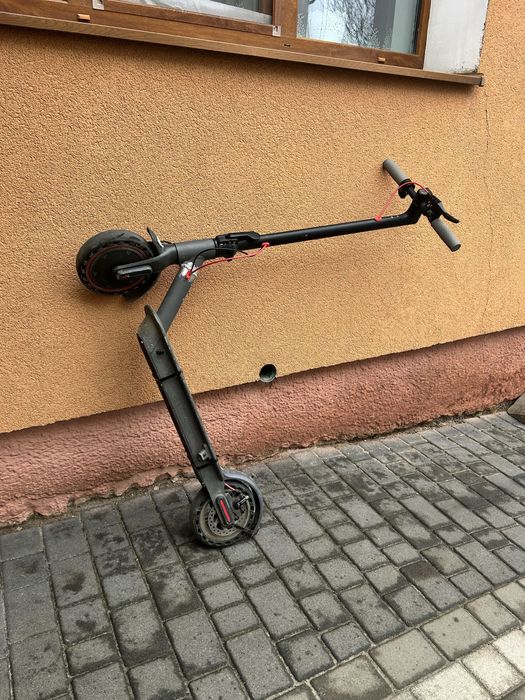 Електросамокат Aovopro