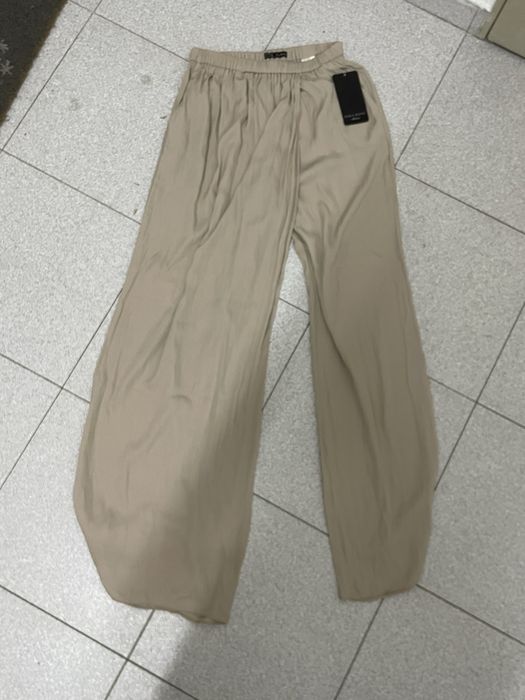 Calças bejes da Zara