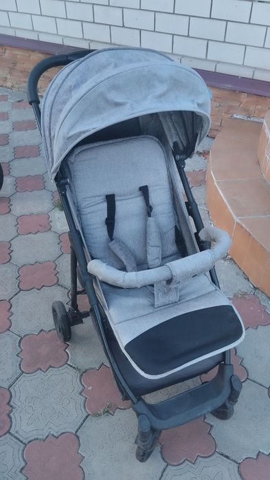 Продам дитячу  коляску в прекрасному стані