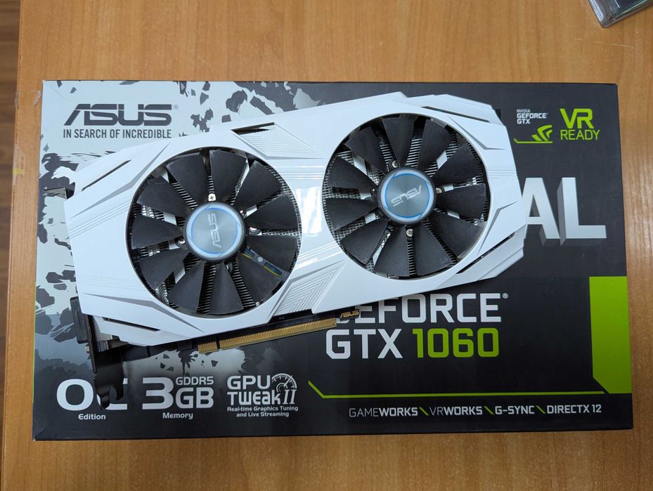 ASUS Z170-Deluxe + Intel Core i7-6700K // Asus GTX 1060 Dual 3GB