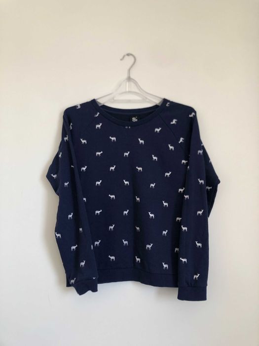 Granatowa bluza w jelonki Sinsay