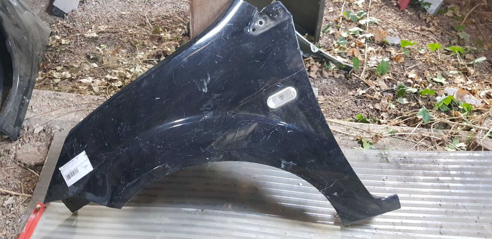 błotnik przód Ford Fiesta Mk6 02-08