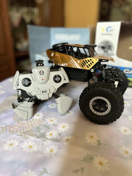 Металева машинка на пульті