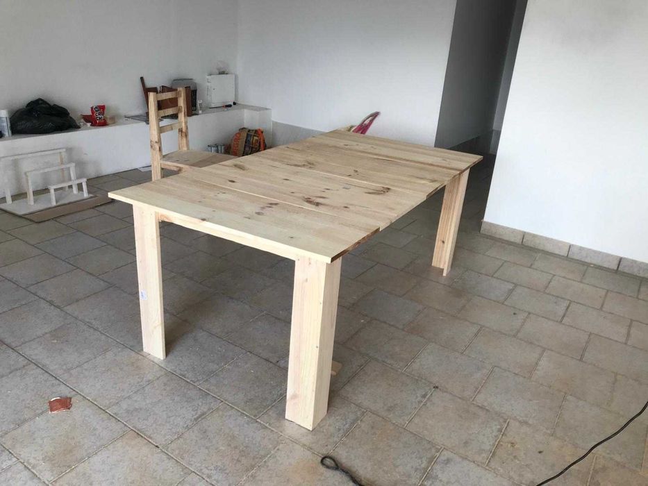 Mesa em Pinho - Artesanal