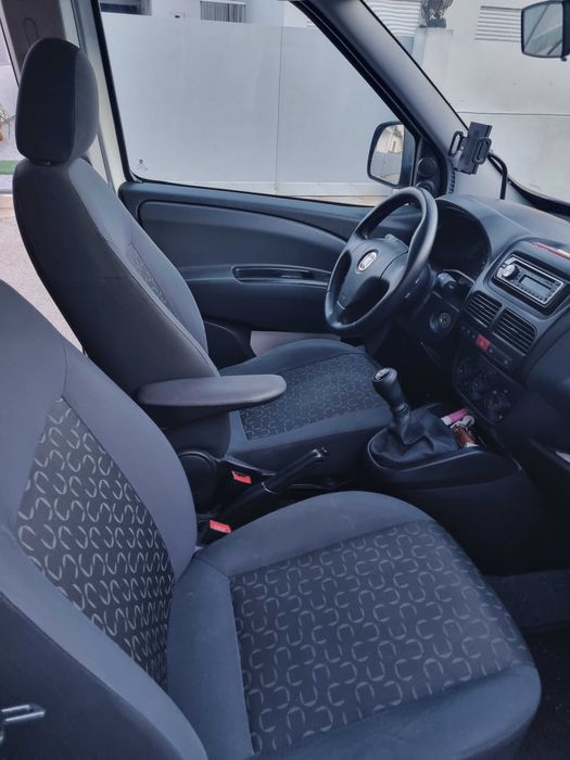 Carrinha Fiat doblo