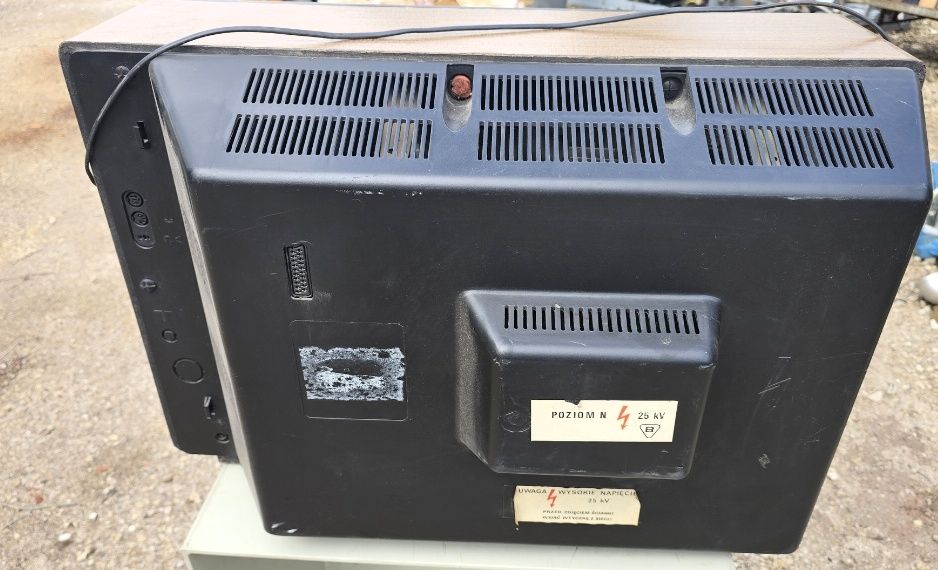 Kolorowy telewizor unitra zabytek