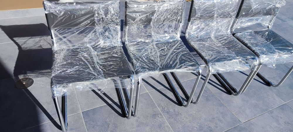 4 Cadeiras AREA Novas em PELE