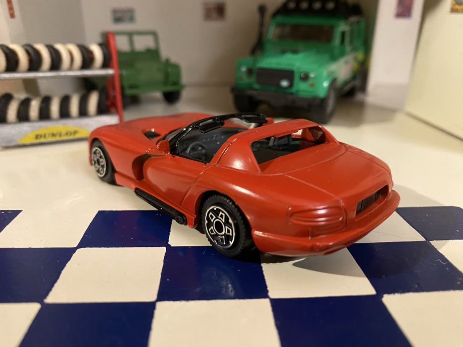 Dodge Viper R/T 10 1/43 Burago