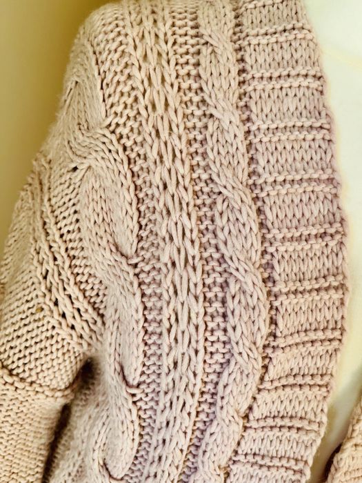 Włoski różowy sweterek