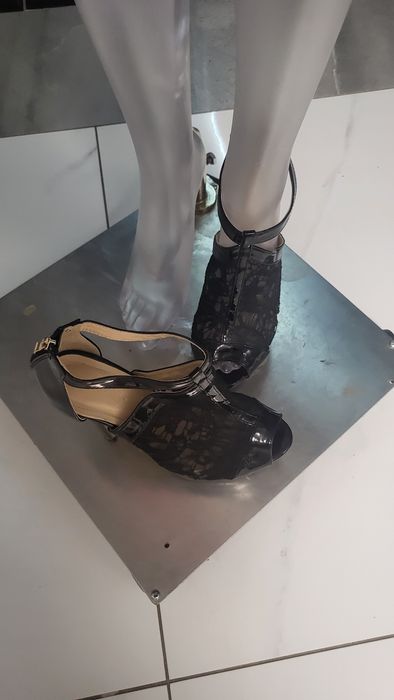 Buty koronka.lakierowane.