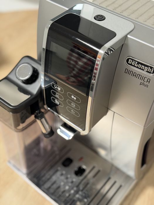 Кавомашина Delonghi Dinamica Plus(3273 )чашок